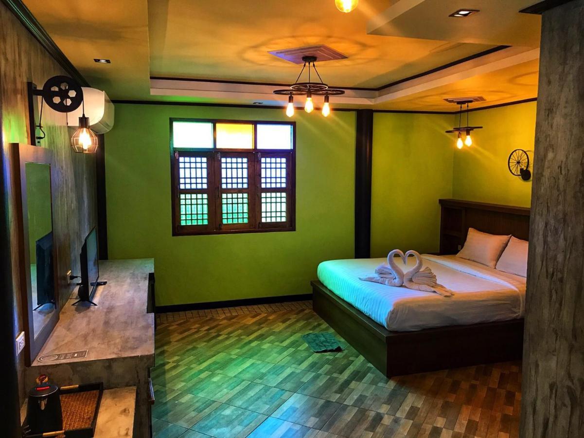 Hotel Mangrove House Lanta Old Town à Ko Lanta Extérieur photo